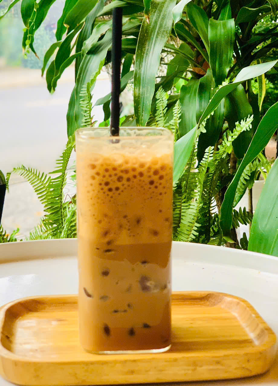 Traditional Ice Black Coffee with Milk
